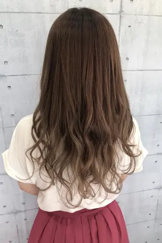ロング カラー 金沢 広美のヘアスタイル