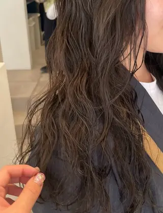 セミロング カラー 土川 陽菜のヘアスタイル