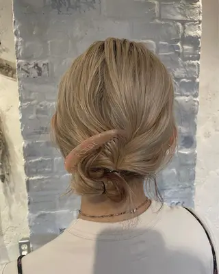 ヘアアレンジ 泊 紗羅のヘアスタイル