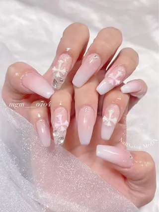 MoON...❤︎ MeGuのネイルデザイン