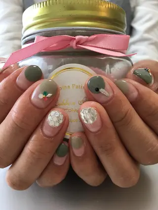 ネイル Petit Fleur所属・青柳 亜梨奈のマツエク・マツパデザイン