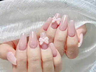 ネイル 🦋 Queenieのネイルデザイン