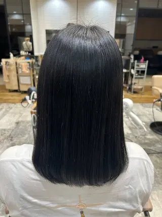 ミディアム カラー 和田 茉日琉のヘアスタイル