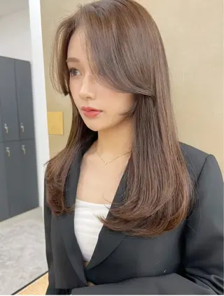 セミロング カラー 伊藤 優里のヘアスタイル