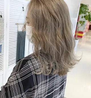 セミロング カラー ブリーチカラーレイヤ ーカット🦋annaのヘアスタイル