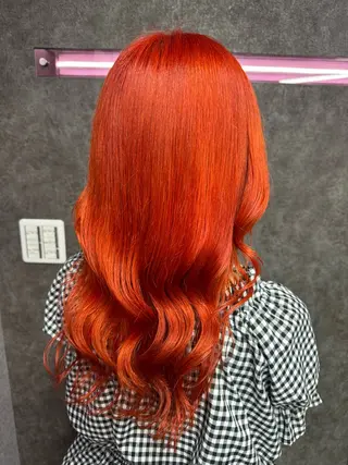 ロング 艶髪ハイトーン特化 梅田美容室SLYのヘアスタイル