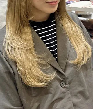 セミロング レイヤーカット/ 艶 カラー/Manakaのヘアスタイル