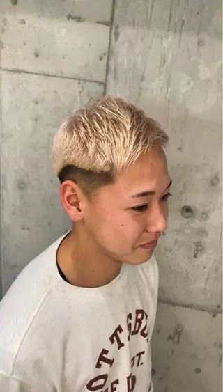 カラー Noah🌙/ ciera.南堀江のヘアスタイル