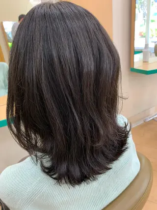 ミディアム 福原 亜祐美のヘアスタイル