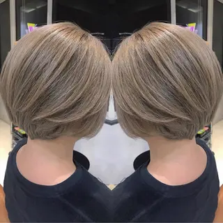 ショート カラー rollen所属・美魔女 美容師NAOのヘアスタイル