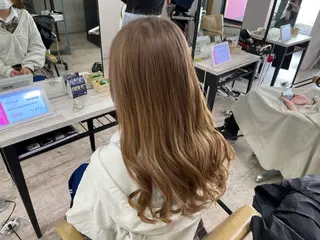 ロング 🔥ブリーチカラー 槙川のヘアスタイル