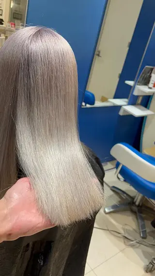 ミディアム カラー ヘアアレンジ 🔥ハイトーンカラー ギャルNAOKI🔥のヘアスタイル