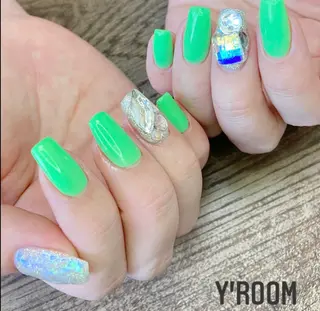 ネイル YUKA （ネイリスト）のネイルデザイン