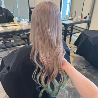 ロング カラー HIKARI🐈⬛ レイヤー×デザインのヘアスタイル