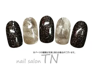 ネイル 矢川 まどかのネイルデザイン