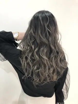 ロング カラー 服部 樹季のヘアスタイル