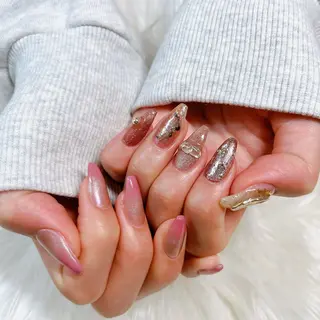 ネイル 根津 綾子のネイルデザイン