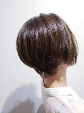 カラー ショート AngeBay.NaHa所属・饒平名 知也のヘアスタイル