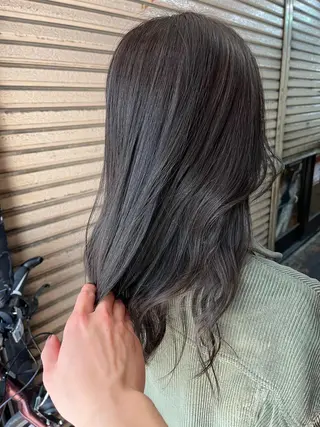 セミロング カラー Blue高槻所属・ハイライト 透明感カラー松本のヘアスタイル