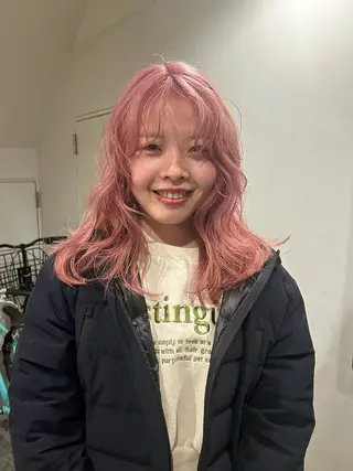 セミロング カラー hen所属・心斎橋/レイヤー/ ブリーチ/モエのヘアスタイル