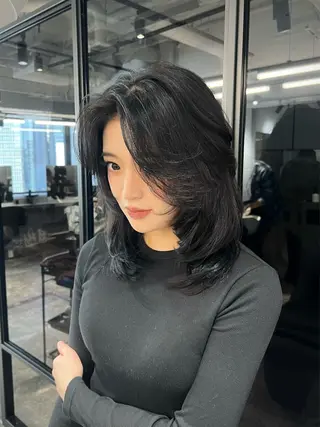 ミディアム 💖梅田レイヤー💖 副店長Tsubasaのヘアスタイル