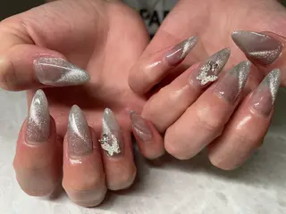 ネイル Roi〈ロワ〉 Minakoのネイルデザイン