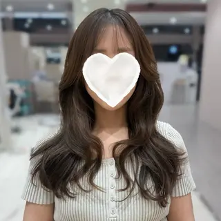 ロング カラー 内田 志乃のヘアスタイル