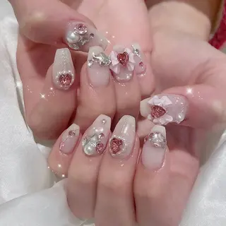 ネイル Kanon 🤍のネイルデザイン