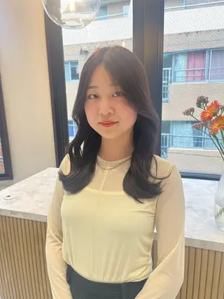 セミロング カラー loulou所属・透明感カラー 💎飯塚ゆうきのヘアスタイル