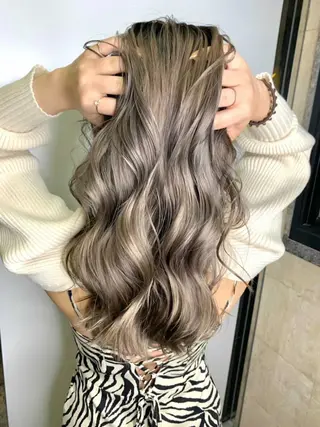 ロング カラー MUSASHI ブリーチカラー◎のヘアスタイル