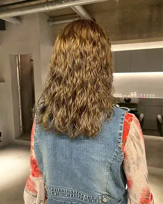 ロング 二村 海のヘアスタイル