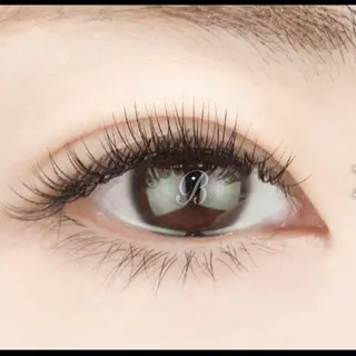 マツエク・マツパ Eyelash Salon Blanc～まつげエクステと眉の専門美容室〜名古屋パルコ店所属・Blanc 上田のマツエク・マツパデザイン