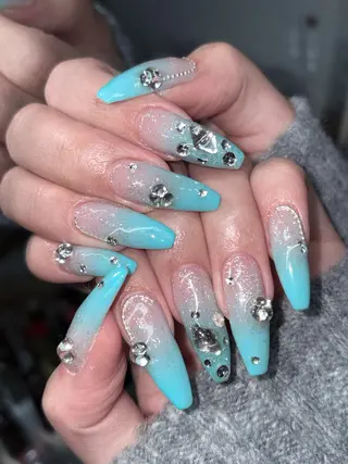 ネイル NES NAIL所属・さゆり￤推しキャラ ￤ロングネイル🩷のネイルデザイン