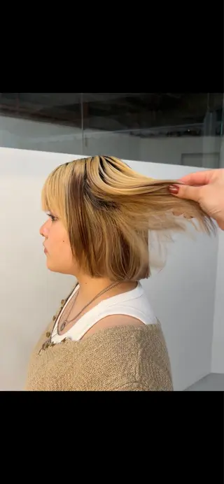 ショート 新貝楓🌀 透明感カラーのヘアスタイル