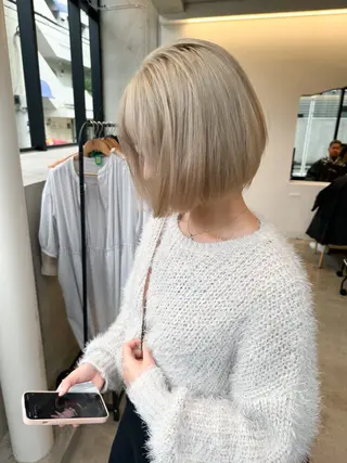 ショート カラー ヘアアレンジ ミニボブ/ブリーチ 🌈MISATOのヘアスタイル