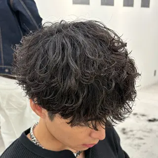 ショート パーマ 鈴木 悠月のヘアスタイル