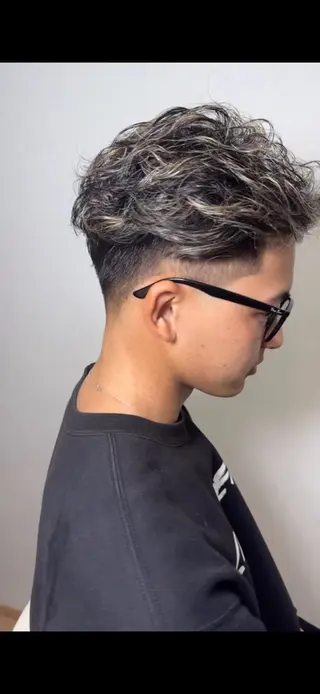 メンズ leo/ロング／ レイヤーカット⛈️のヘアスタイル