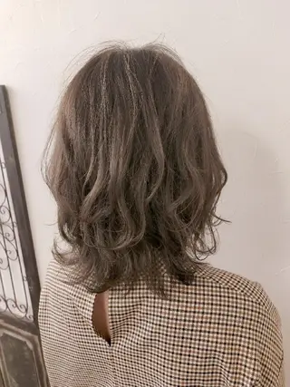 ミディアム カラー デザインカラー髪質 改善Lilithのその他イメージ