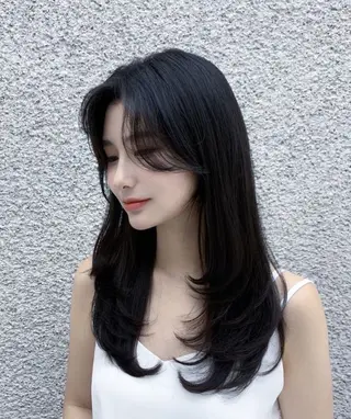 ロング カラー ヘアアレンジ レイヤー×透明感カラ ーHAYATOのヘアスタイル