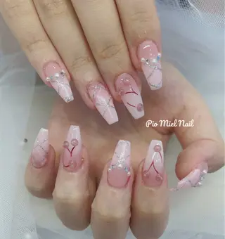 ミディアム momo 長さだしのネイルデザイン