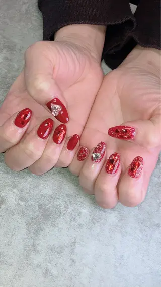 ネイル haleyume所属・shino🌟 痛ネイルのネイルデザイン