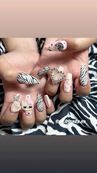 セミロング ネイル ⛓Miyu ⛓のネイルデザイン