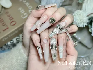 ネイル E.N🦋 長さ出し/持ち込みのネイルデザイン