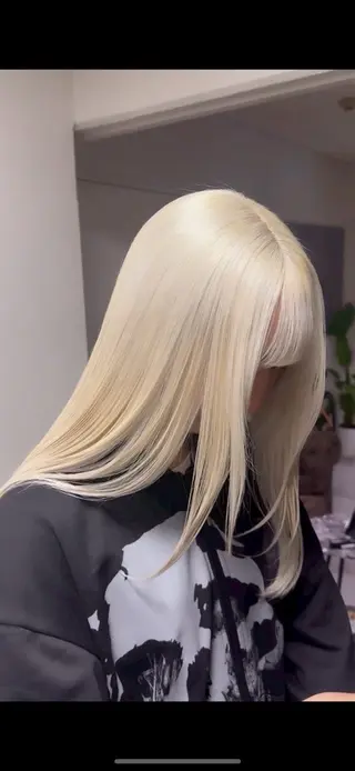 ロング 溝渕朋也 /髪質改善ストレートのヘアスタイル