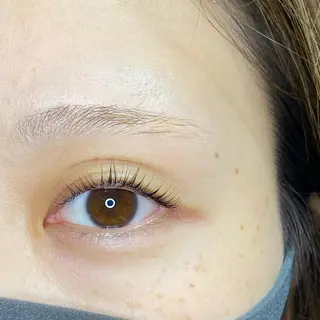 マツエク・マツパ miien(SALONVILLAGE内)所属・MOE /渋谷・明治神宮前のマツエク・マツパデザイン