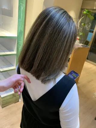 セミロング カラー パーマ 白髪ぼかしハイライト 柳川拓哉のヘアスタイル