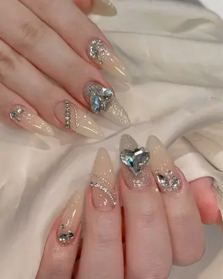 ミディアム MILO 168 池袋のネイルデザイン