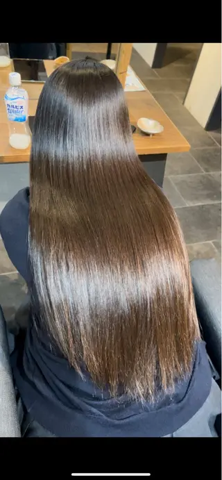 ロング AKALA  HAIR Laule'a所属・鶴野 響斗のヘアスタイル