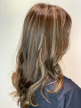 カラー 石井 潤のヘアスタイル