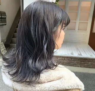 ミディアム カラー ツチダ カホのヘアスタイル